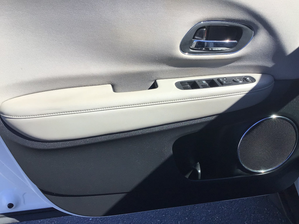 Used 2017 Honda HR-V EX image 5
