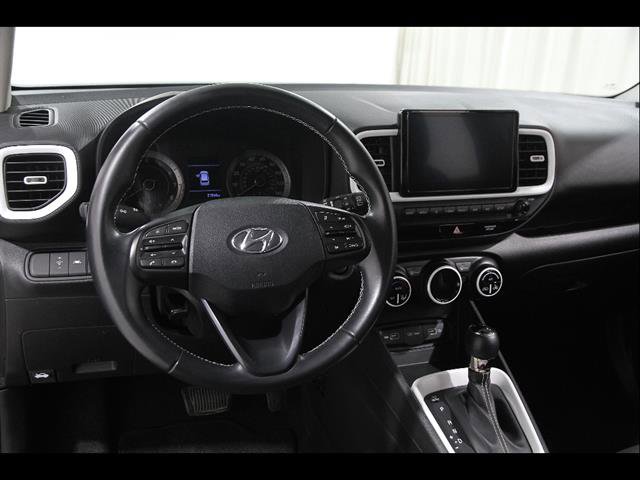 Certified 2022 Hyundai Venue Limited image 6