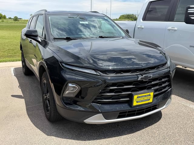Used 2024 Chevrolet Blazer LT w/ Convenience Package AWD/4WD image 3