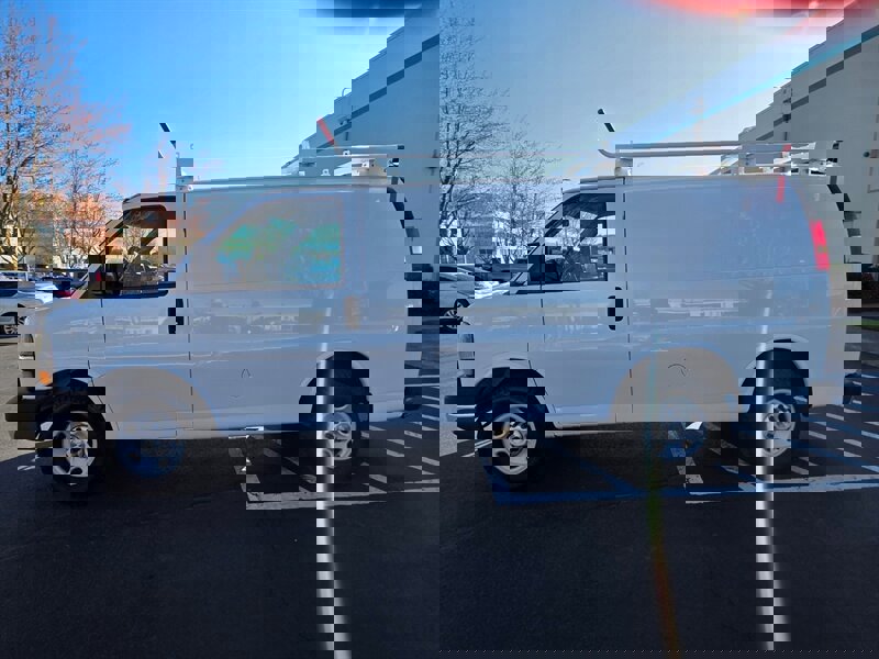 Used 2014 Chevrolet Express 2500 image 3