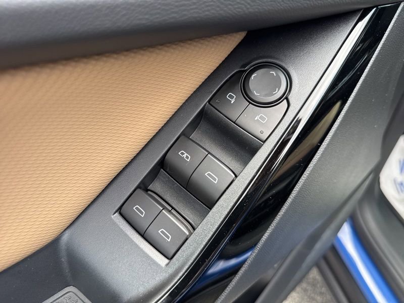 New 2026 Chevrolet Equinox ACTIV w/ Convenience Package III image 7