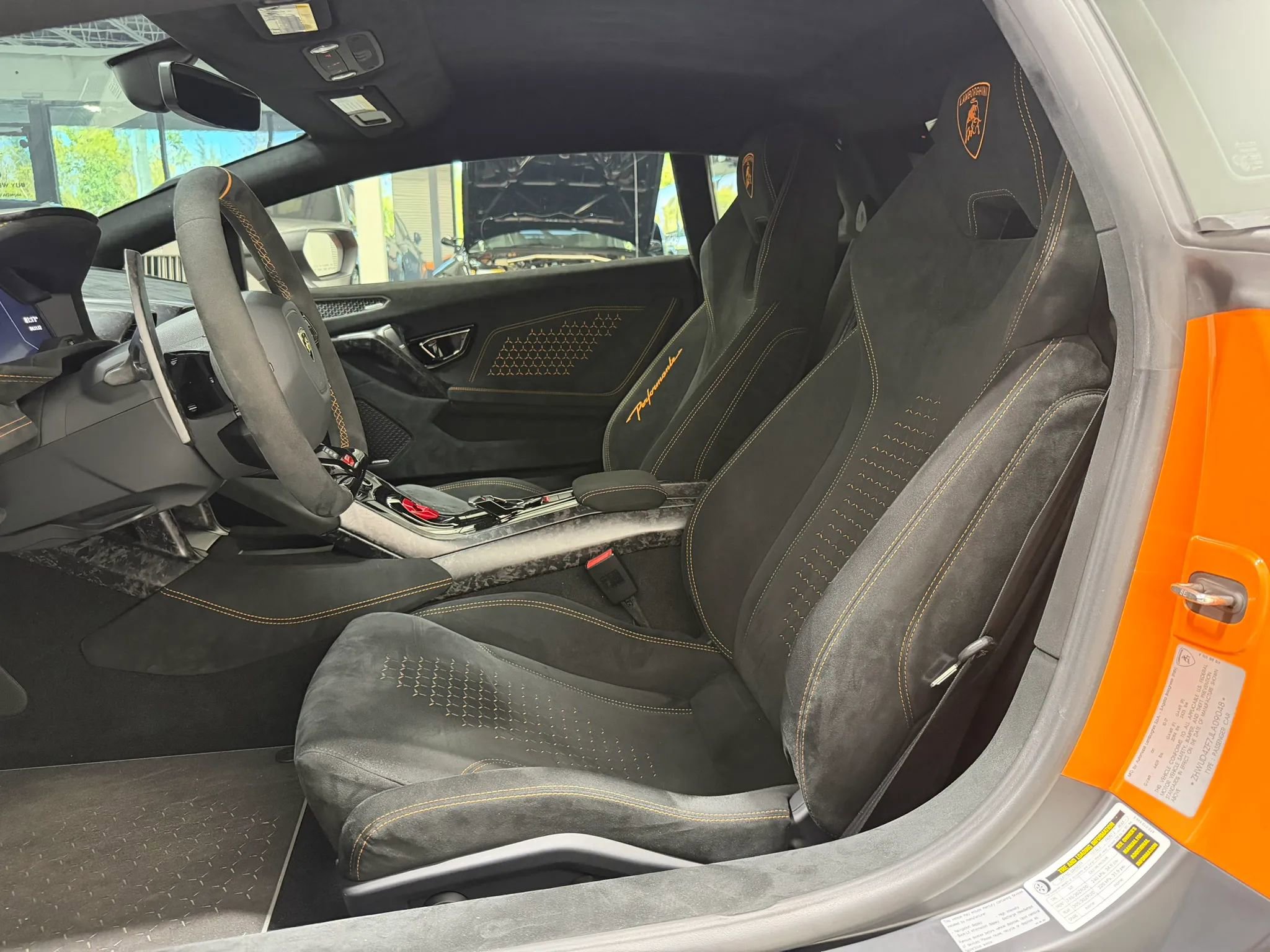 Used 2018 Lamborghini Huracan Performante AWD/4WD image 29