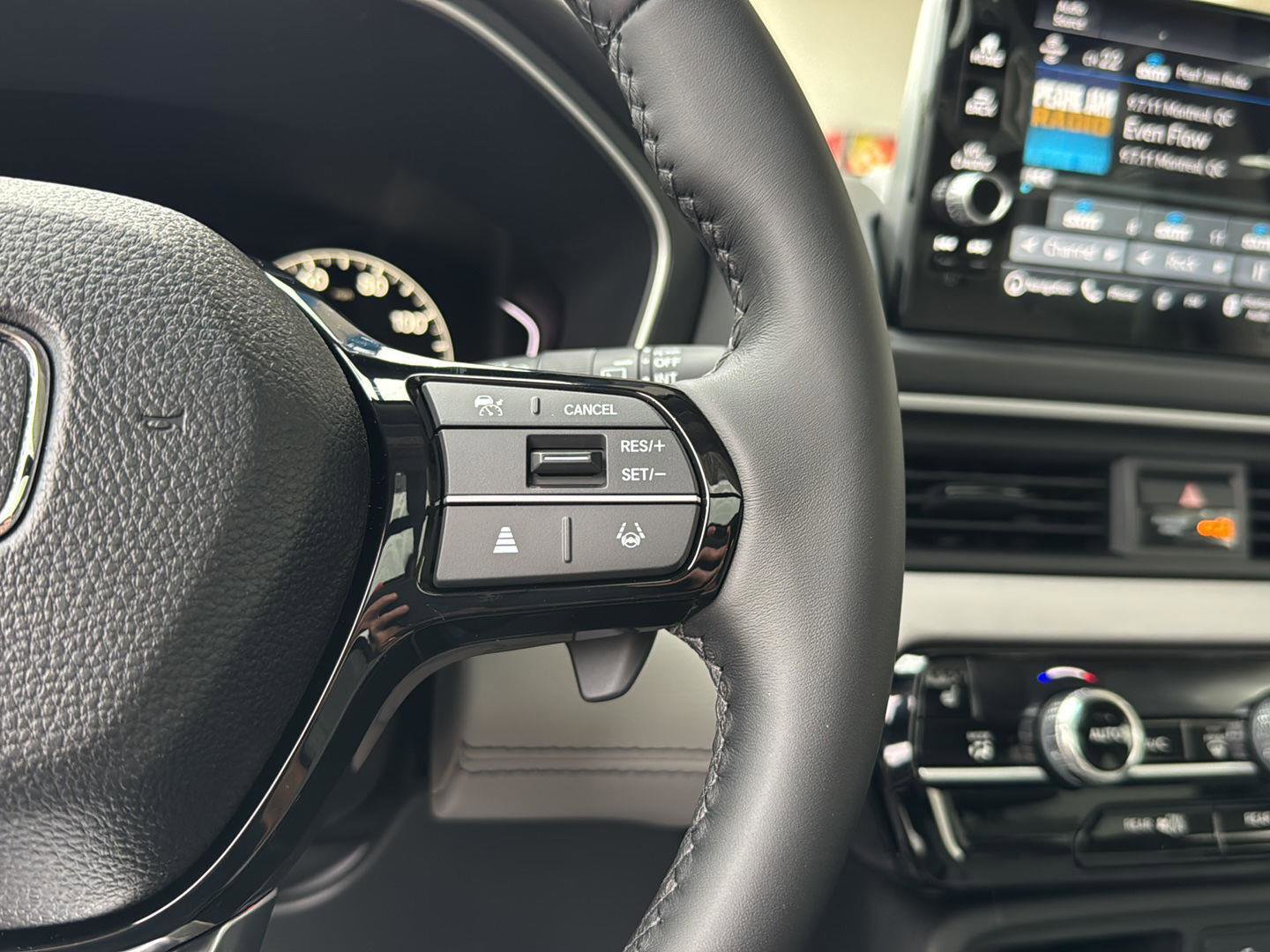 New 2025 Honda Pilot Touring image 19