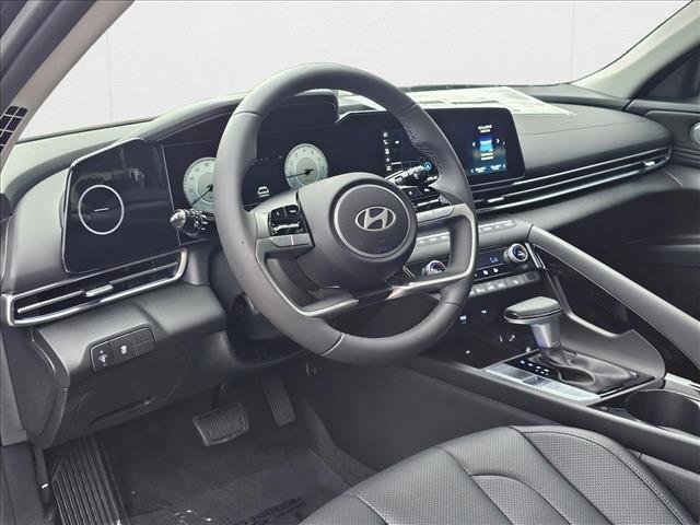 New 2025 Hyundai Elantra Limited image 3