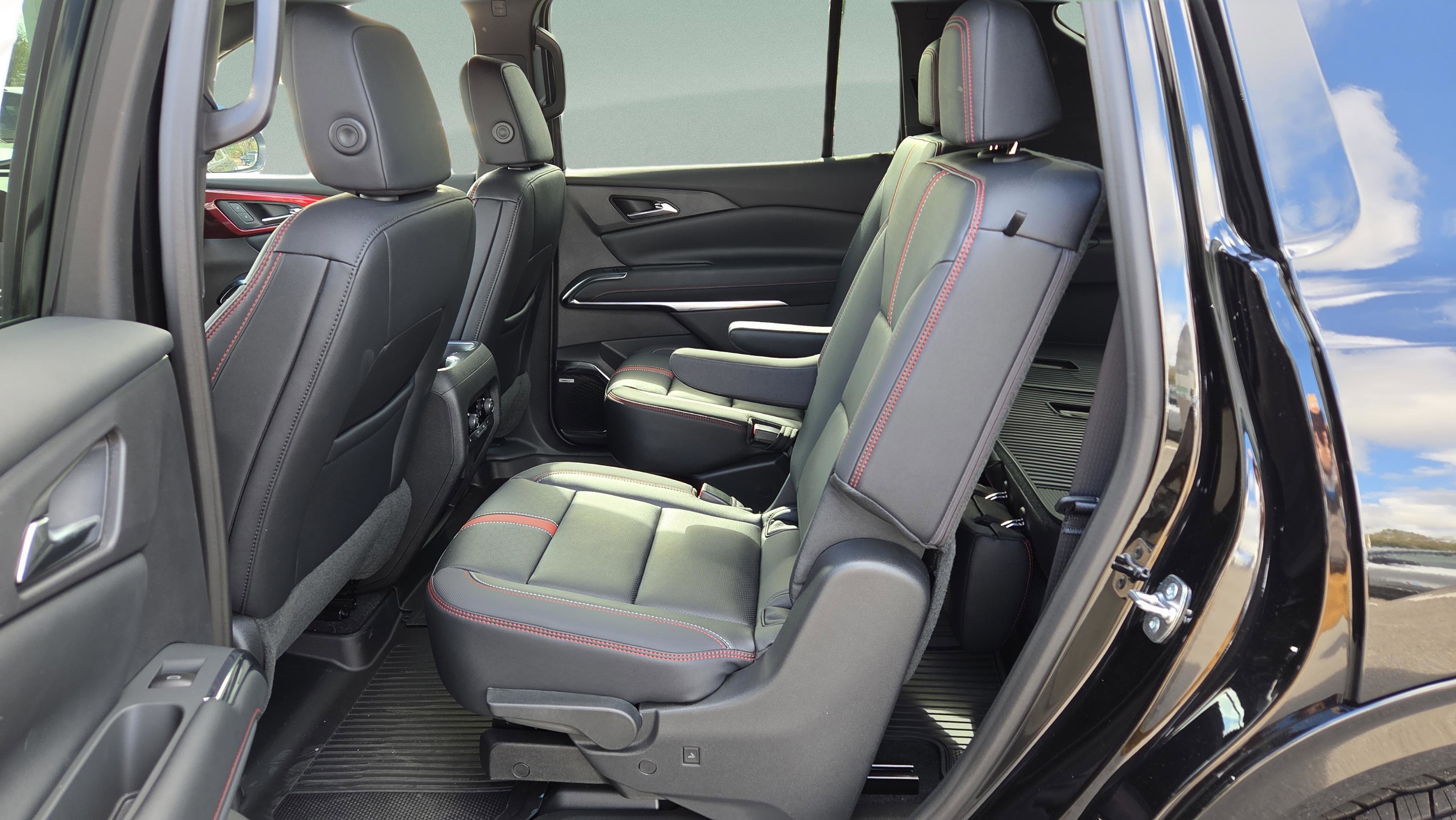 New 2026 Chevrolet Traverse RS w/ LPO, Floor Liner Package image 13