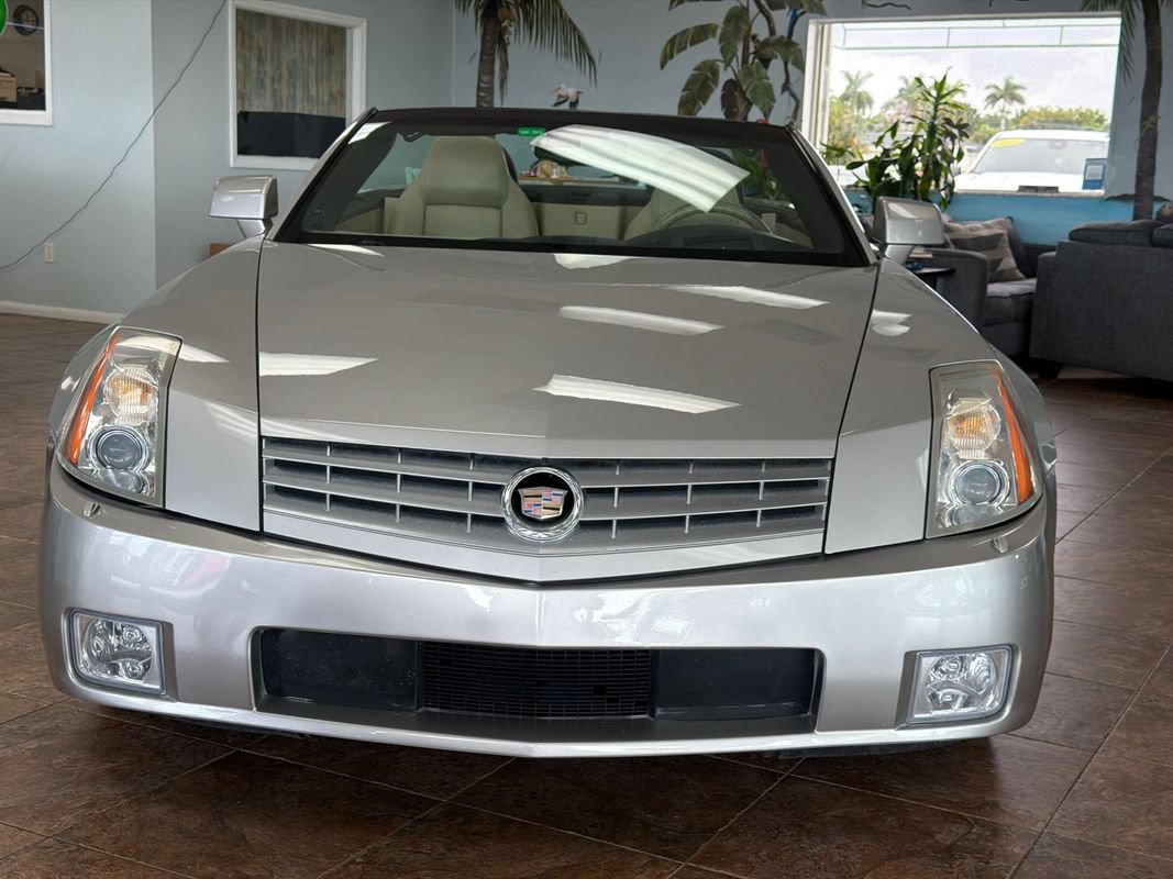Used 2008 Cadillac XLR RWD image 8