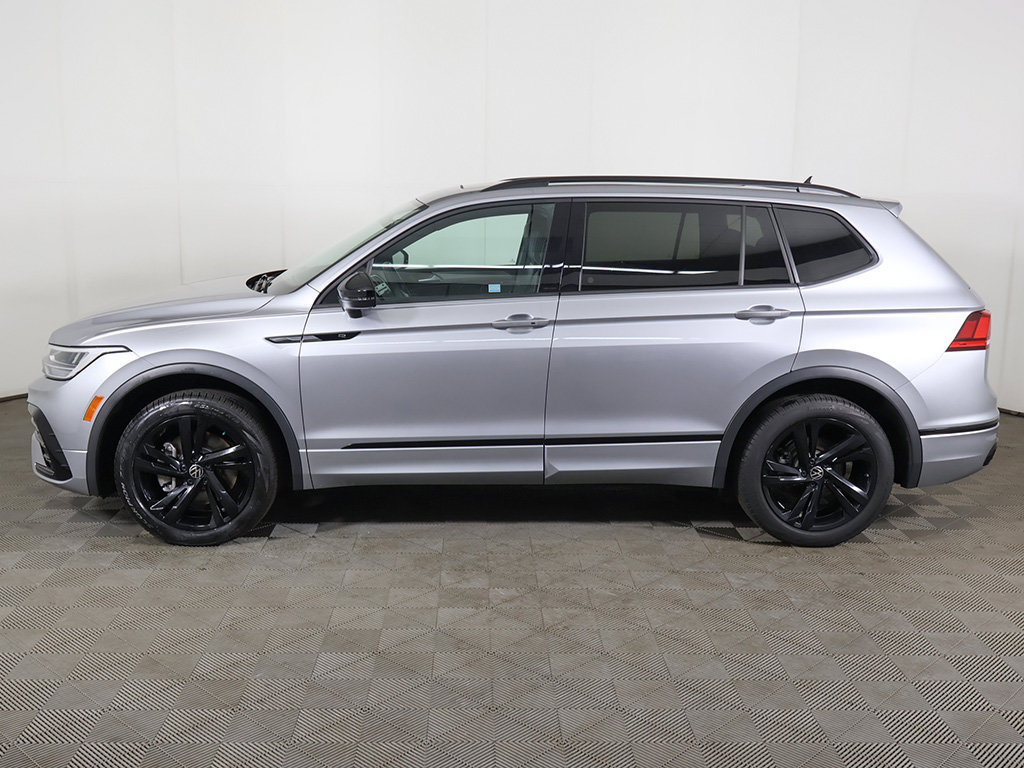 Used 2024 Volkswagen Tiguan SE R-Line AWD/4WD image 18