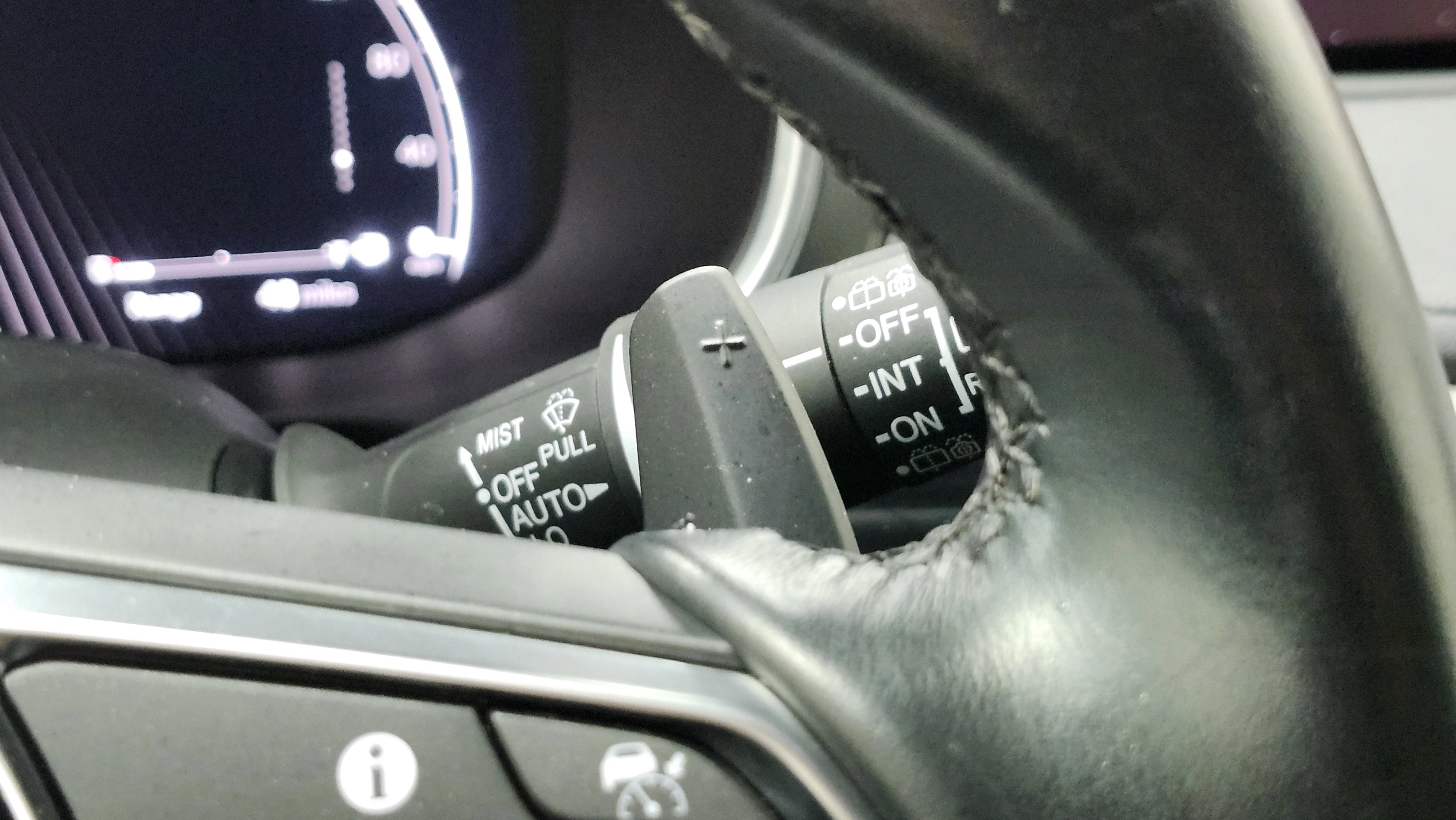 Used 2023 Acura MDX SH-AWD w/ Technology Package image 38