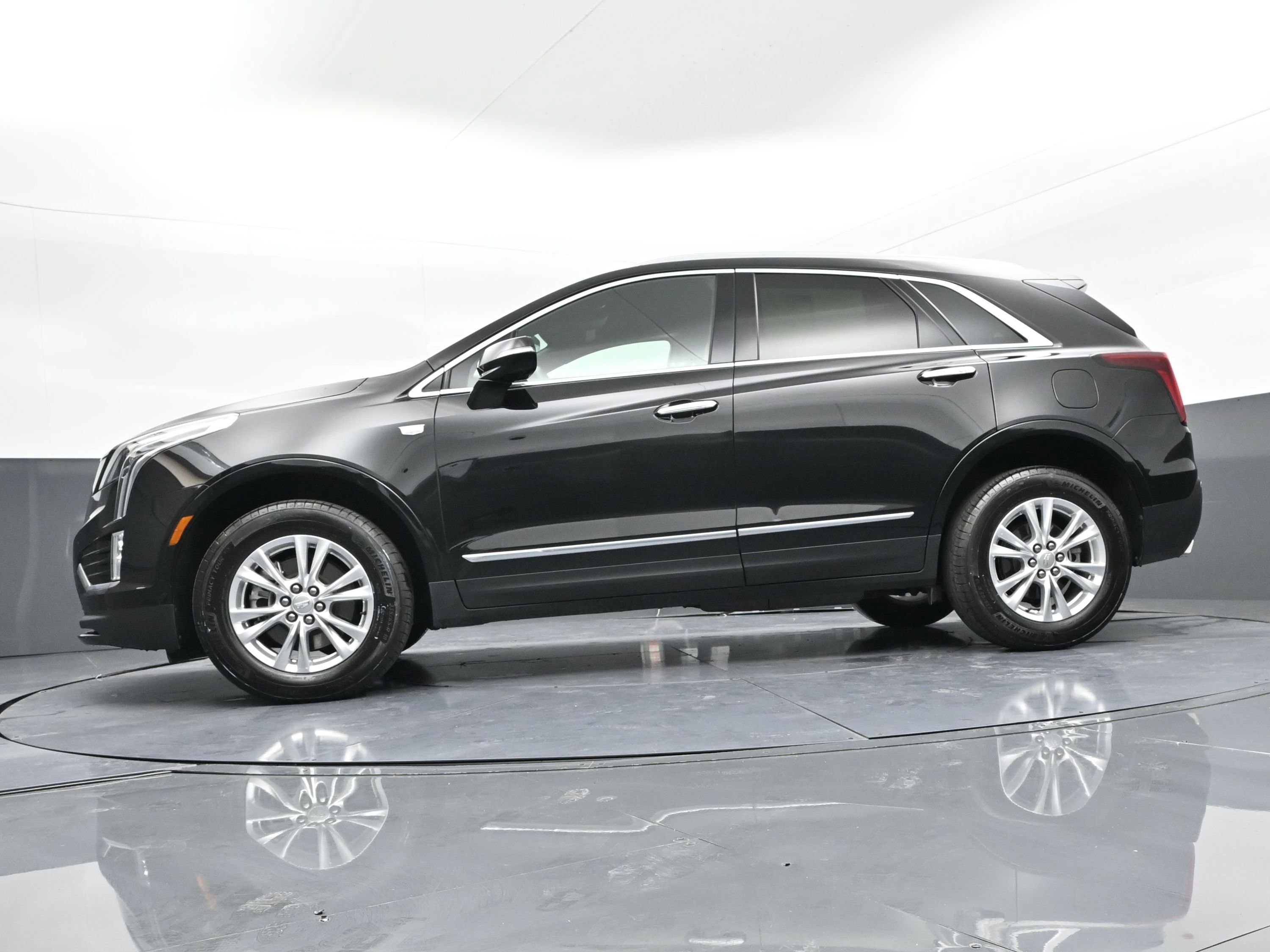 Used 2024 Cadillac XT5 Luxury w/ LPO, Floor Liner Package image 30