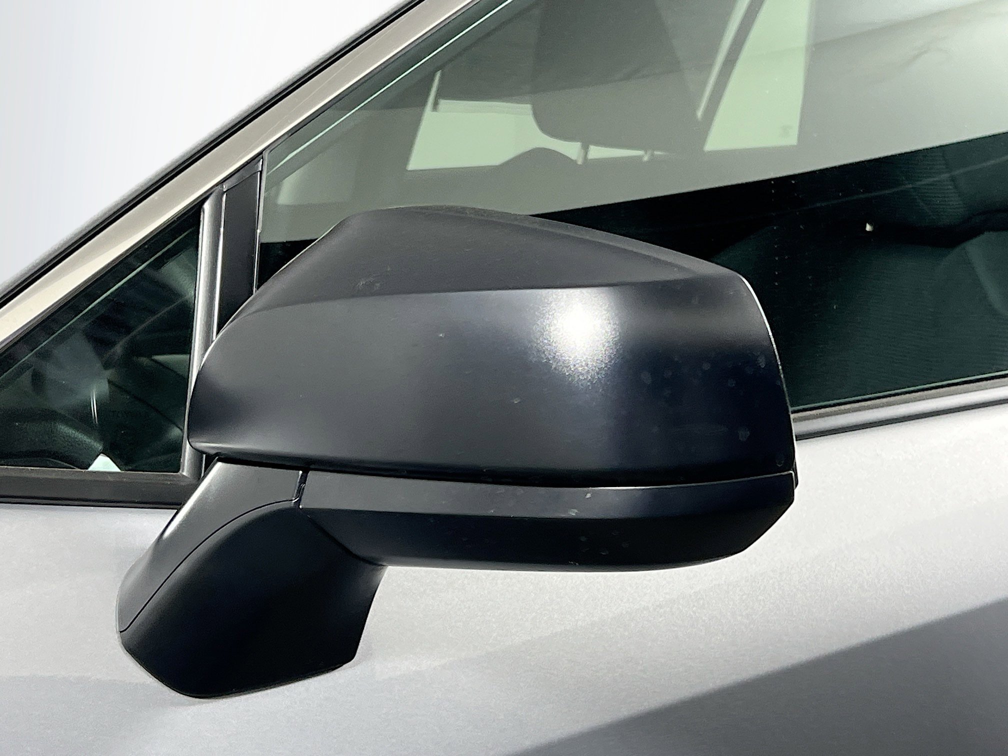 Used 2025 Toyota RAV4 LE image 12