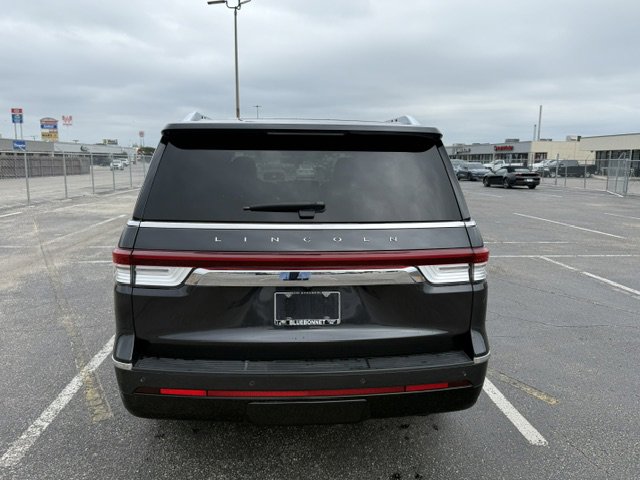 Used 2023 Lincoln Navigator Reserve AWD/4WD image 5