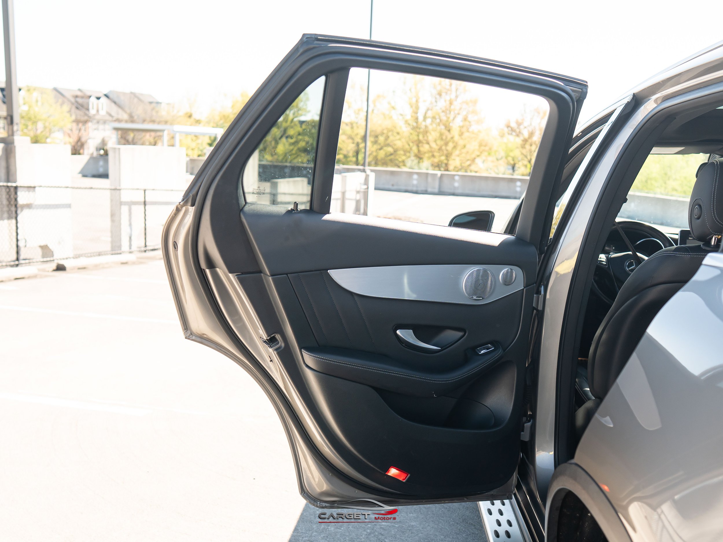 Used 2019 Mercedes-Benz GLC 300 4MATIC w/ Multimedia Package image 40
