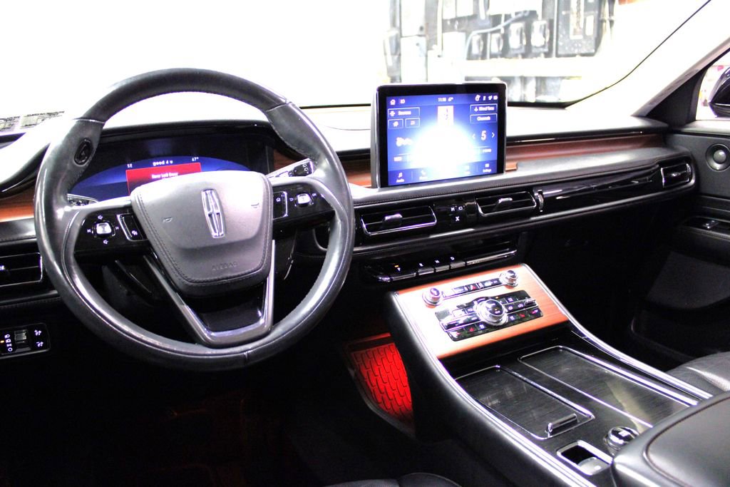 Used 2021 Lincoln Aviator Reserve w/ Equipment Group 201A image 11