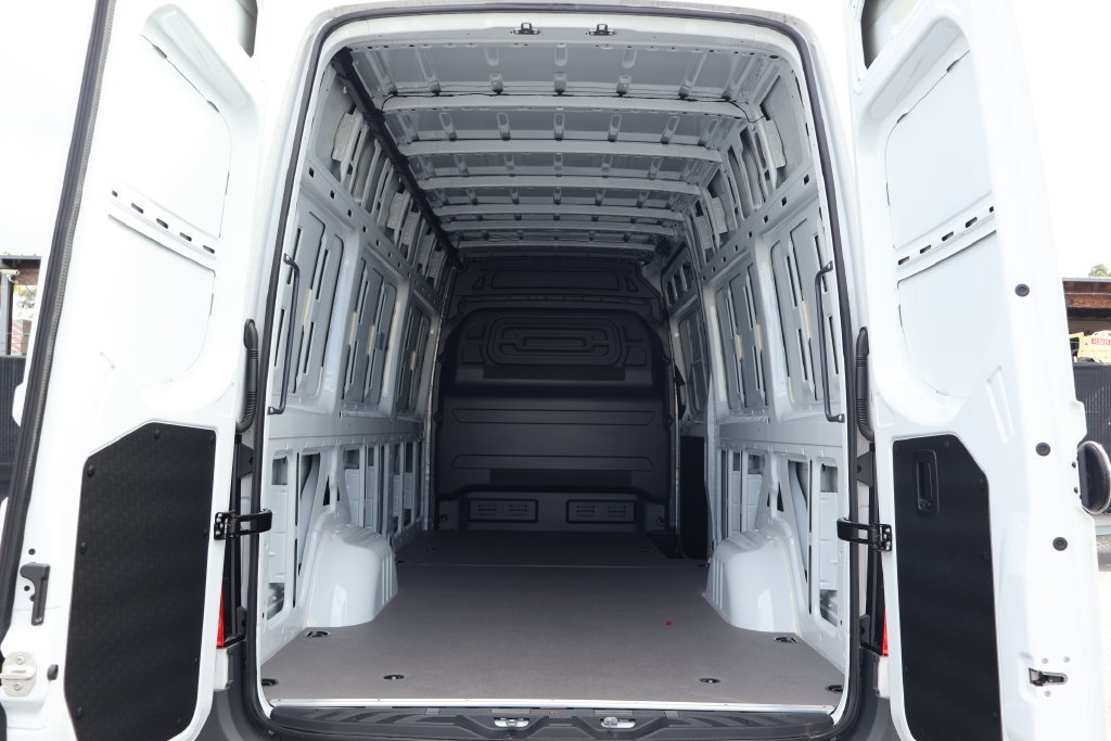 New 2025 Mercedes-Benz eSprinter 170 Cargo image 7