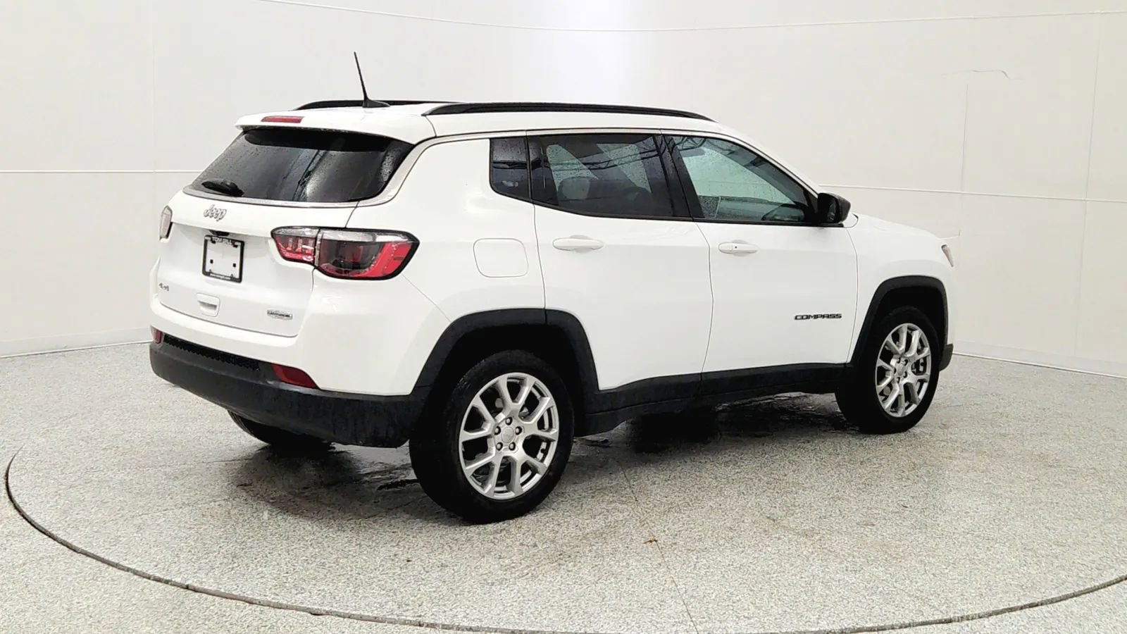 Used 2022 Jeep Compass Latitude image 7