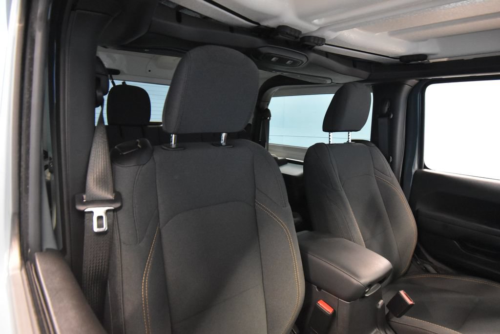 Used 2025 Jeep Wrangler Sport AWD/4WD image 21