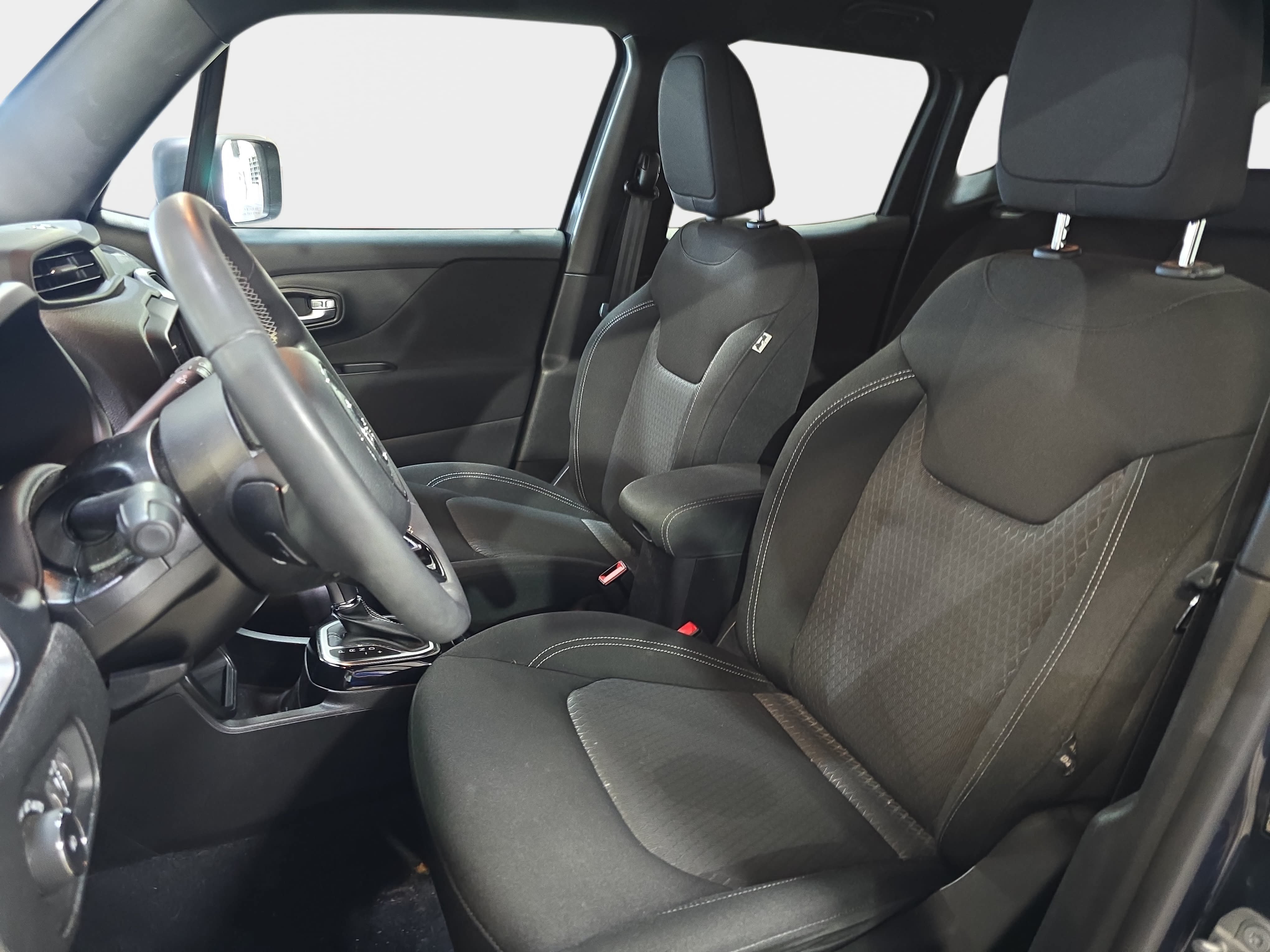 Used 2021 Jeep Renegade Latitude FWD image 12