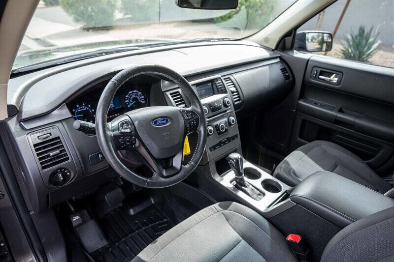 Used 2019 Ford Flex SE image 9
