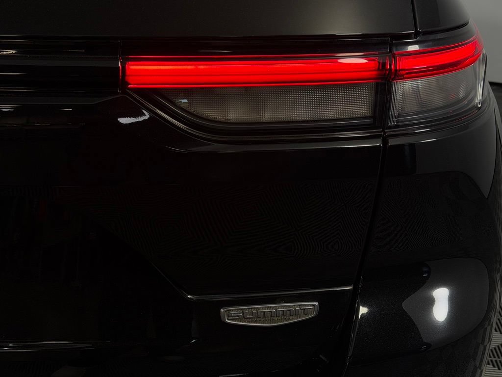 Certified 2022 Jeep Grand Cherokee Summit AWD/4WD image 13