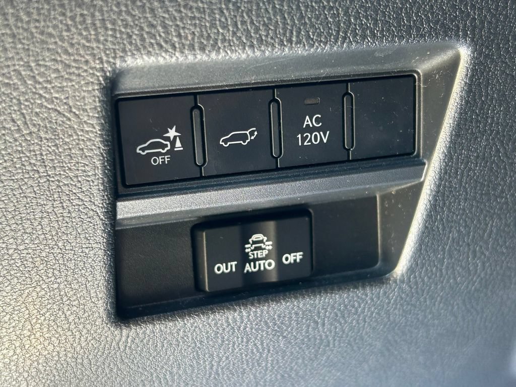 Used 2024 Lexus GX 550 w/ Accessory Package (Z1) AWD/4WD image 32