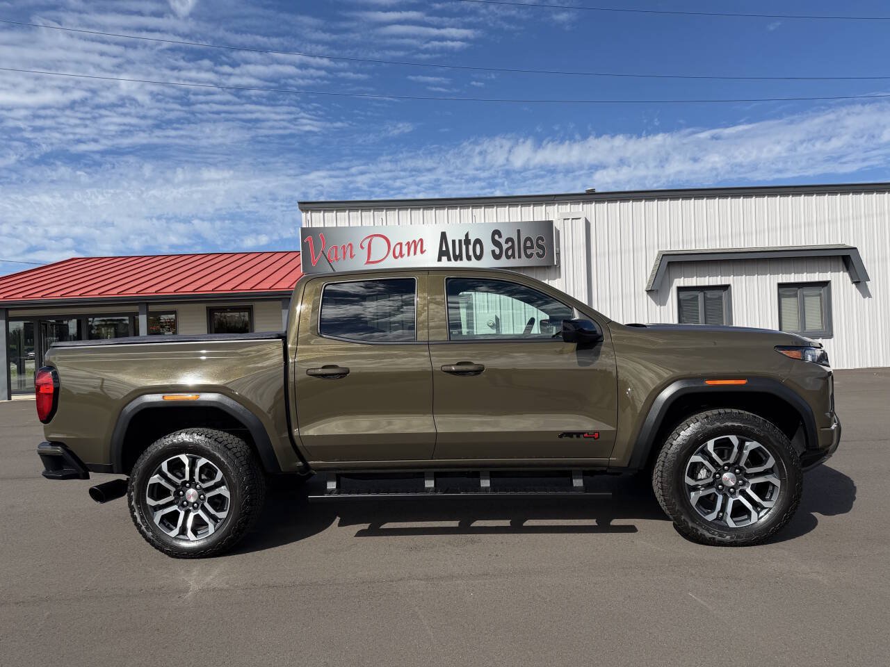 Used 2024 GMC Canyon AT4 w/ AT4 Premium Package AWD/4WD image 1