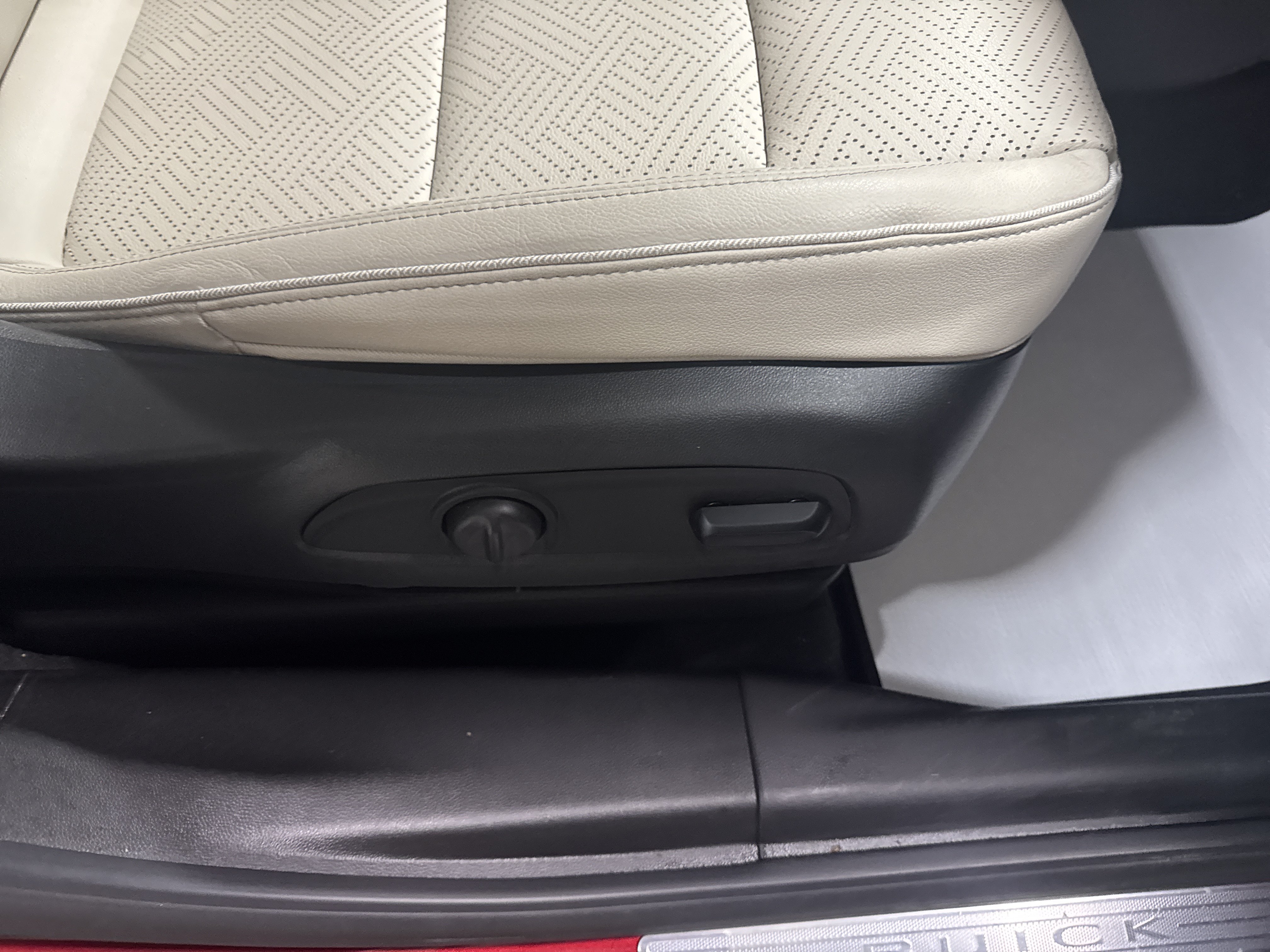 Used 2021 Buick Encore GX Essence w/ Advanced Technology Package AWD/4WD image 38