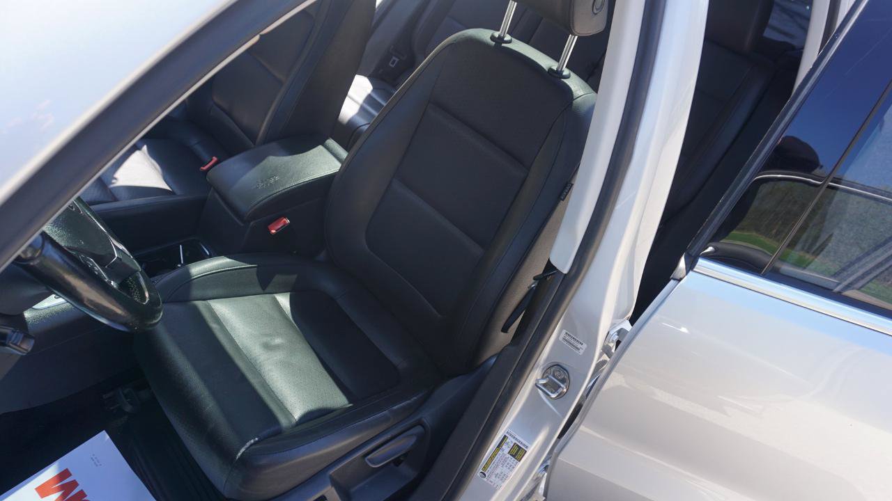 Used 2015 Volkswagen Tiguan SEL FWD image 12