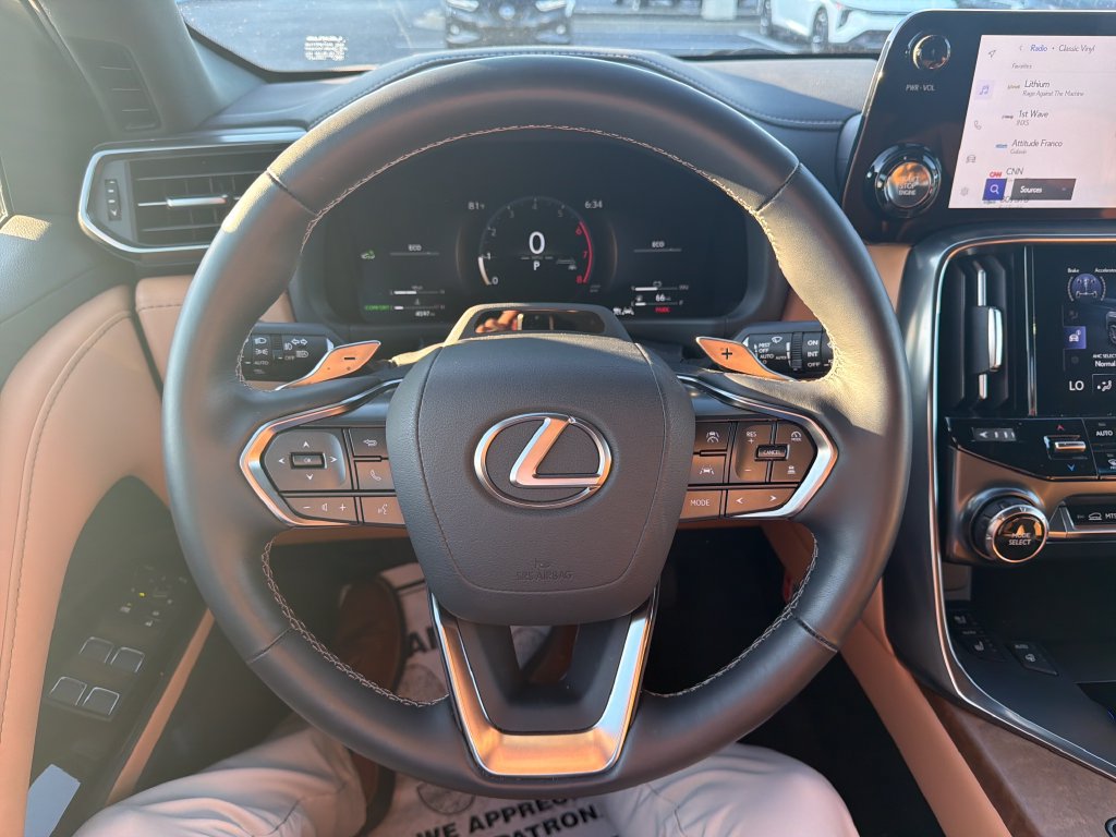 Used 2026 Lexus LX 600 4WD w/ Interior Upgrade Package image 14