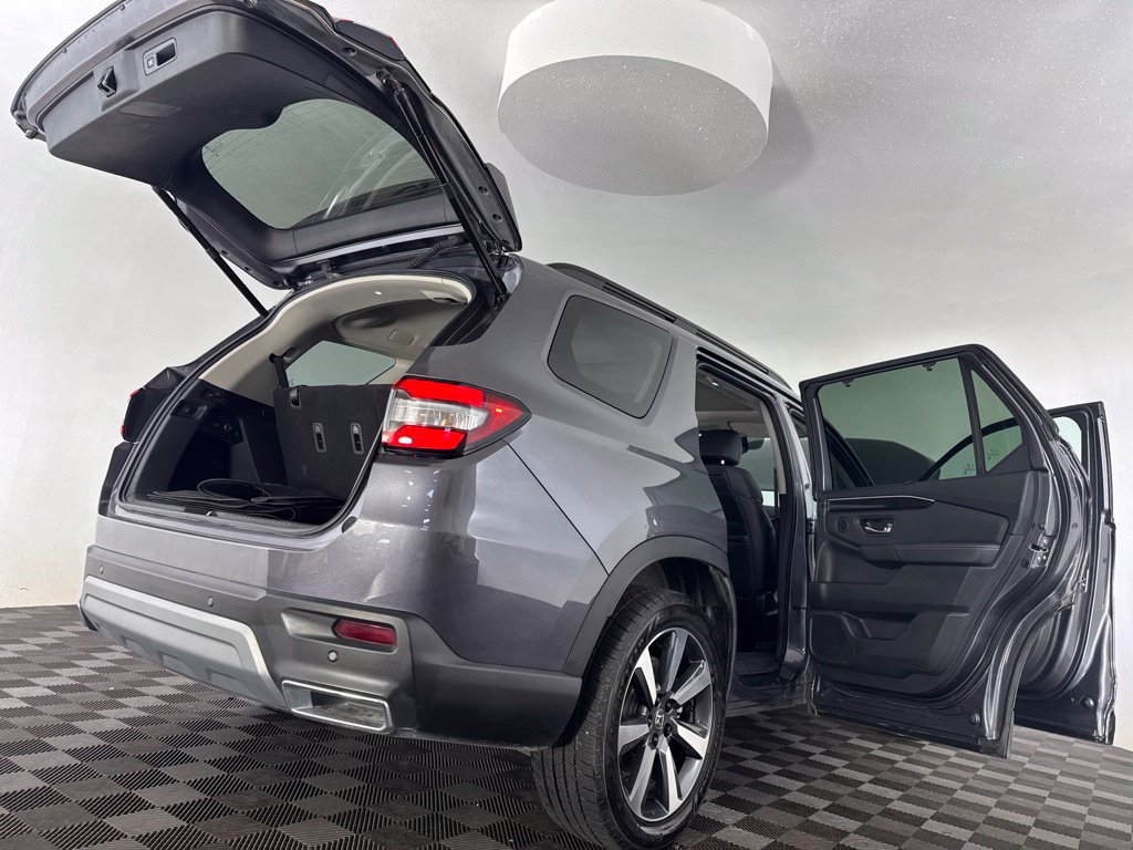 Used 2023 Honda Pilot Elite image 23