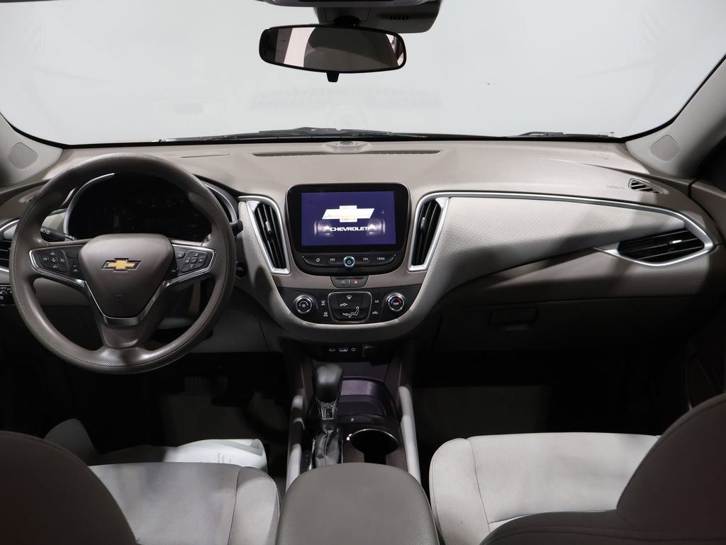 Used 2023 Chevrolet Malibu LS image 17