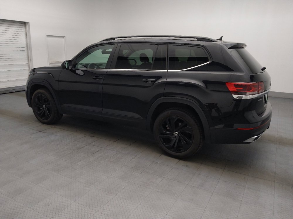 Used 2023 Volkswagen Atlas SE w/ Black Wheel Package FWD image 3