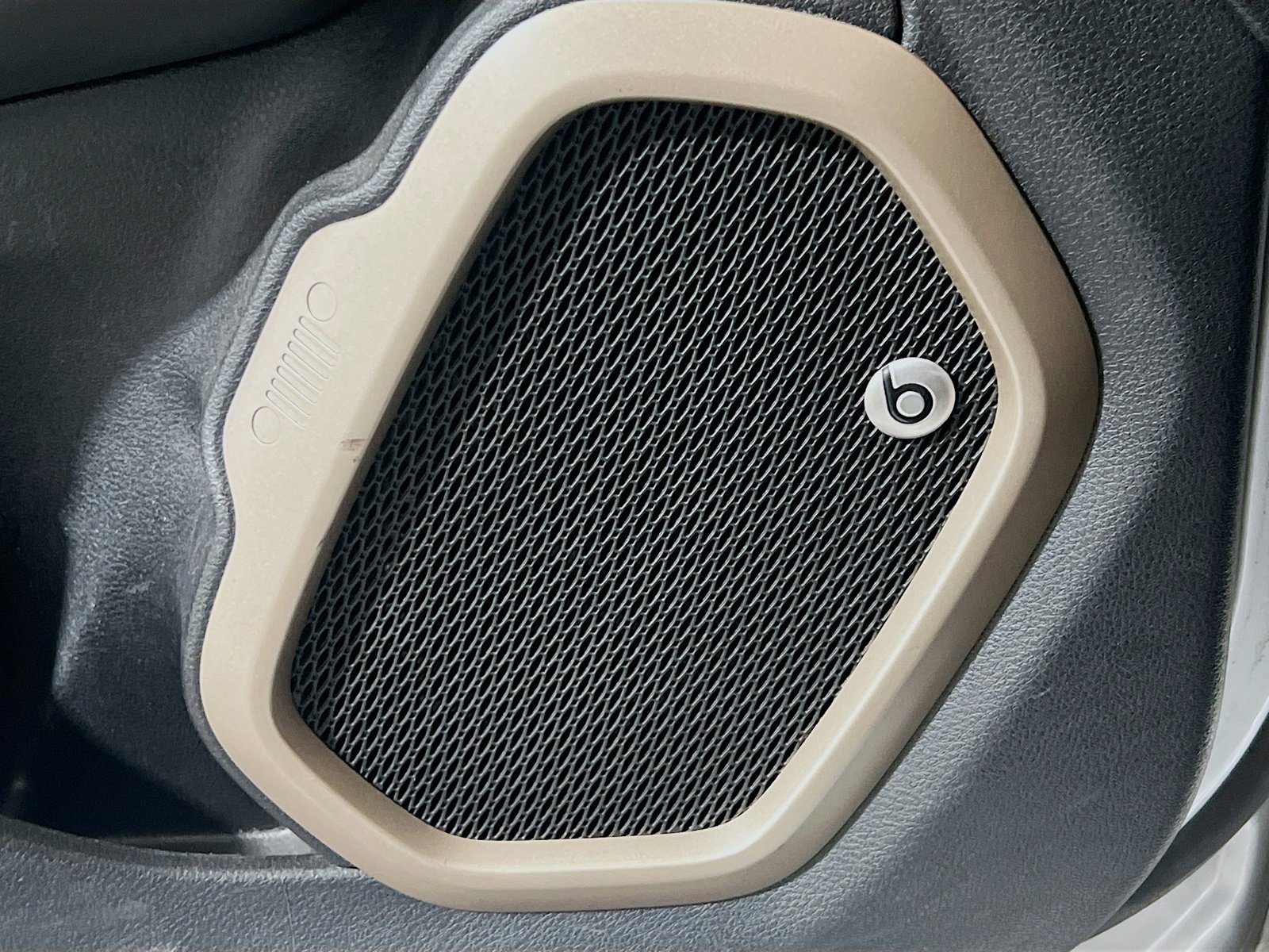 Used 2017 Jeep Renegade Limited w/ Advanced Technology Group image 20