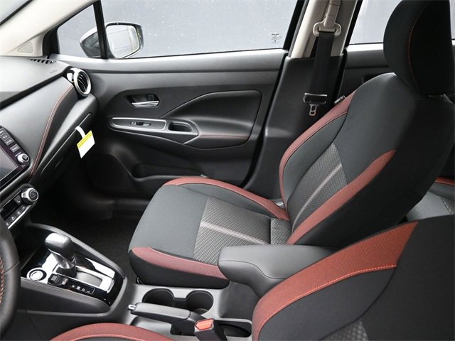 New 2025 Nissan Versa SR w/ Trunk Package image 17