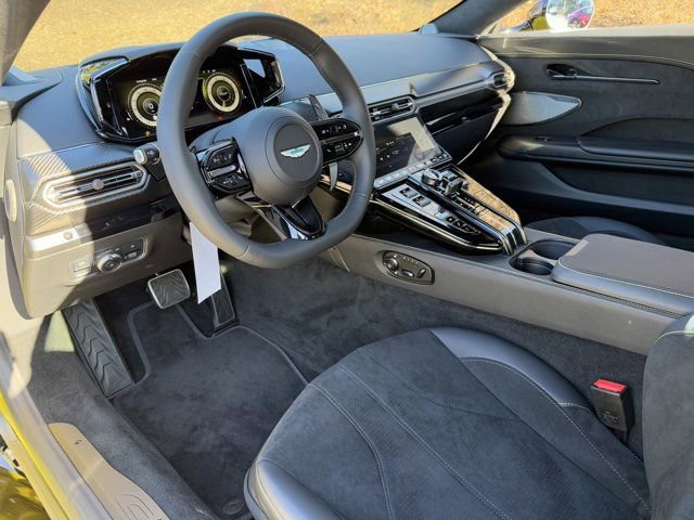 New 2025 Aston Martin V8 Vantage Coupe image 3