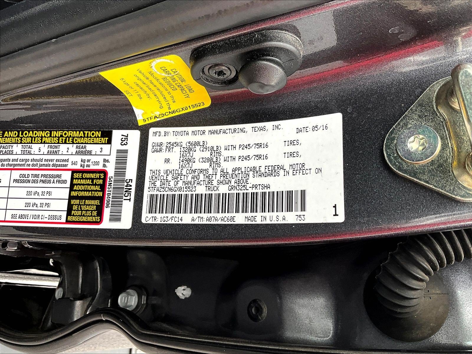 Used 2016 Toyota Tacoma SR5 w/ SR5 Appearance Package (SN) RWD image 19
