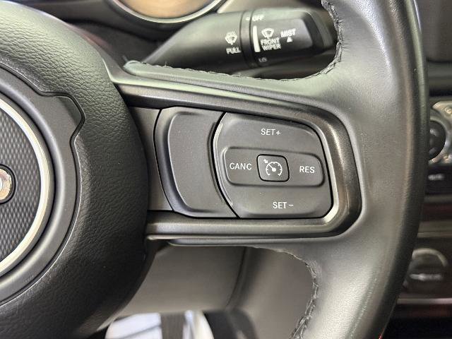 Used 2021 Jeep Gladiator Willys AWD/4WD image 23