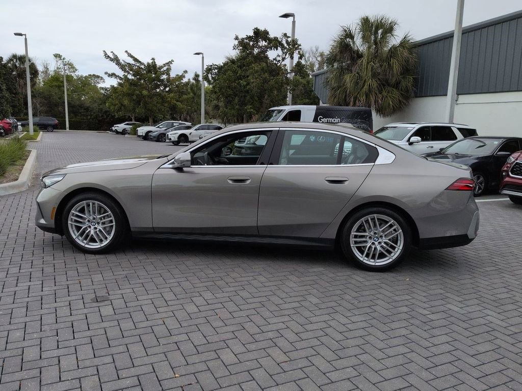 Certified 2024 BMW 530i 530i w/ Premium Package image 8