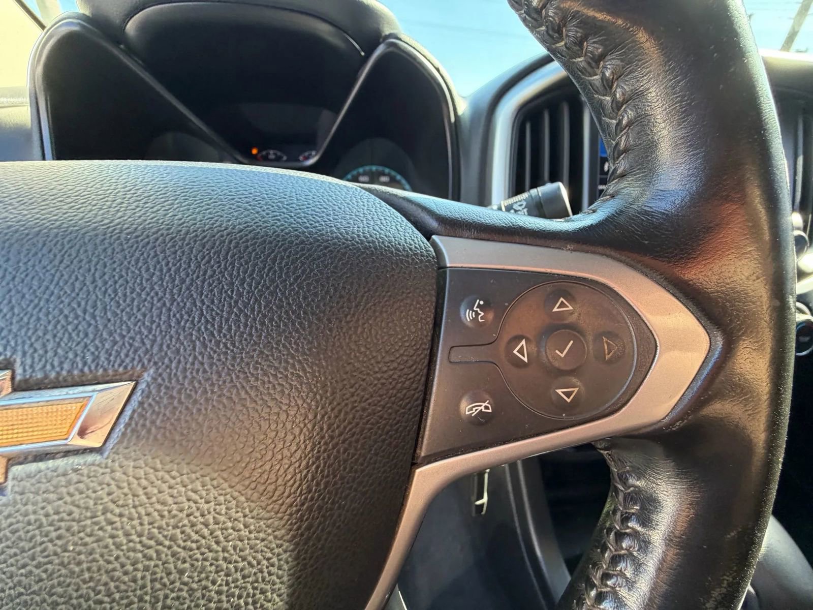 Used 2022 Chevrolet Colorado LT w/ LT Convenience Package RWD image 18