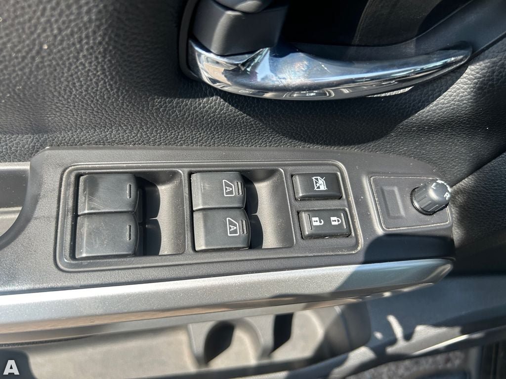 Used 2021 Nissan Titan SV w/ SV Convenience Package AWD/4WD image 21