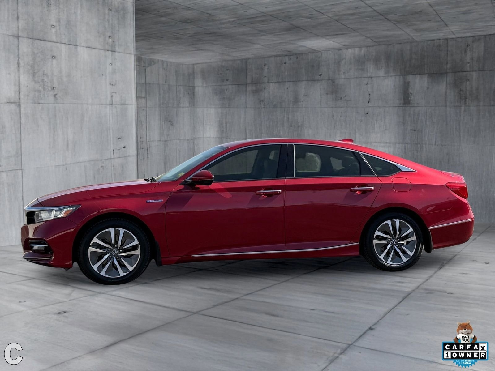 Used 2018 Honda Accord Touring image 3