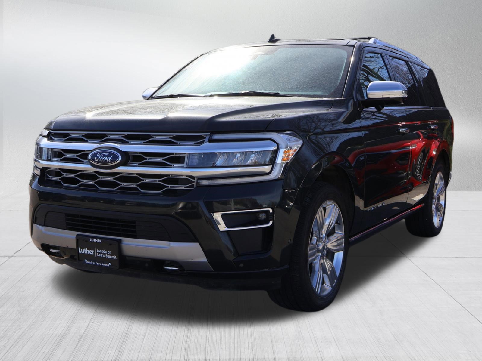 Used 2022 Ford Expedition Platinum image 3