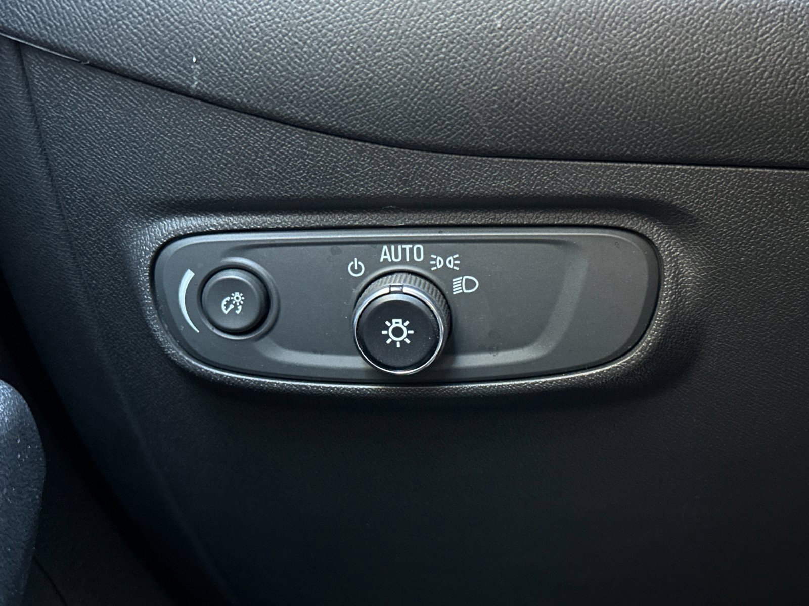 Used 2023 Chevrolet Equinox LT image 31