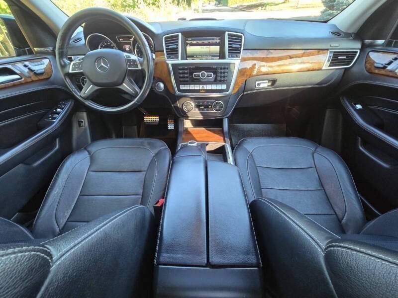 Used 2015 Mercedes-Benz ML 400 4MATIC image 2
