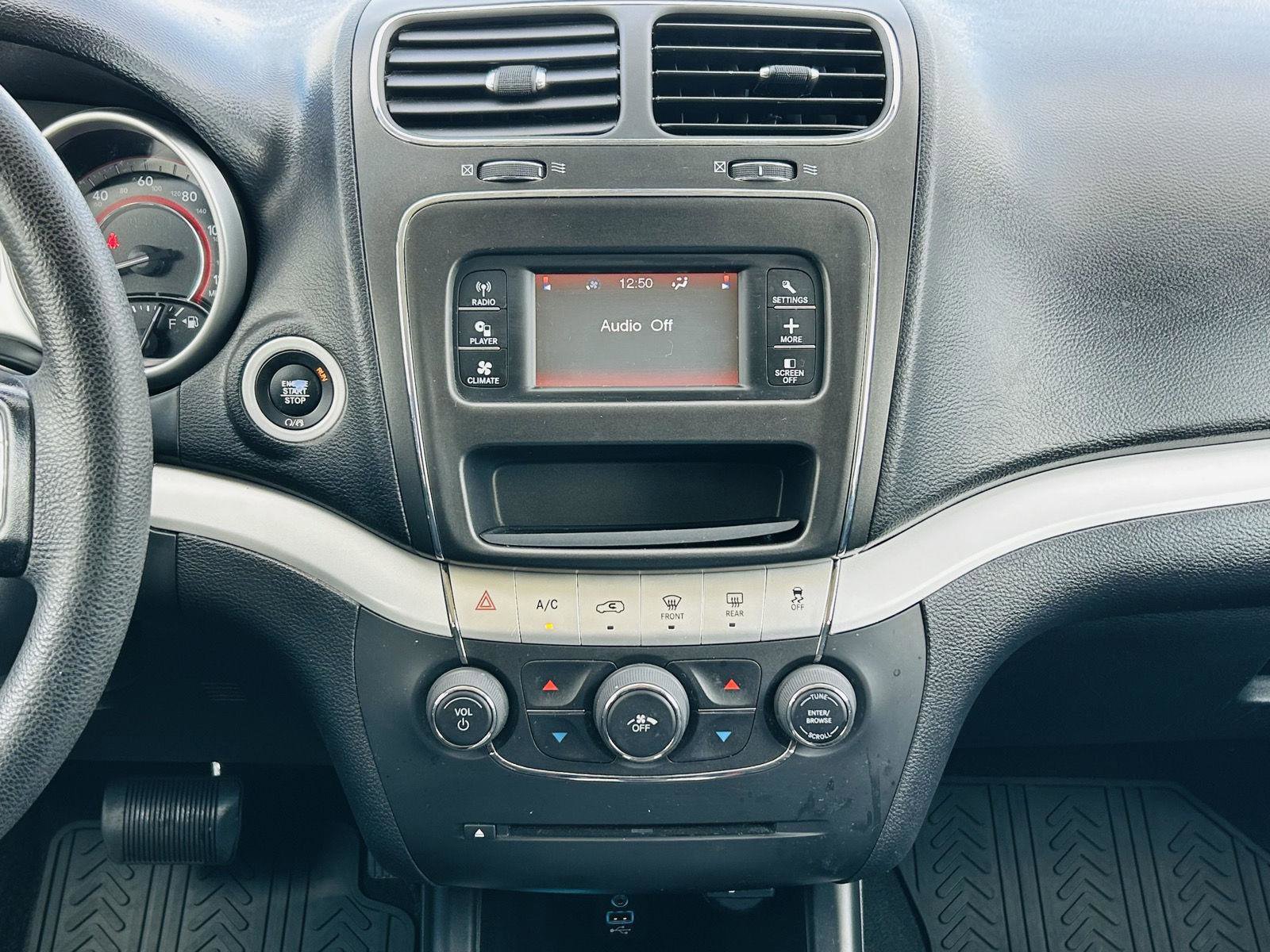 Used 2019 Dodge Journey SE w/ Mopar Chrome Accent Package image 13