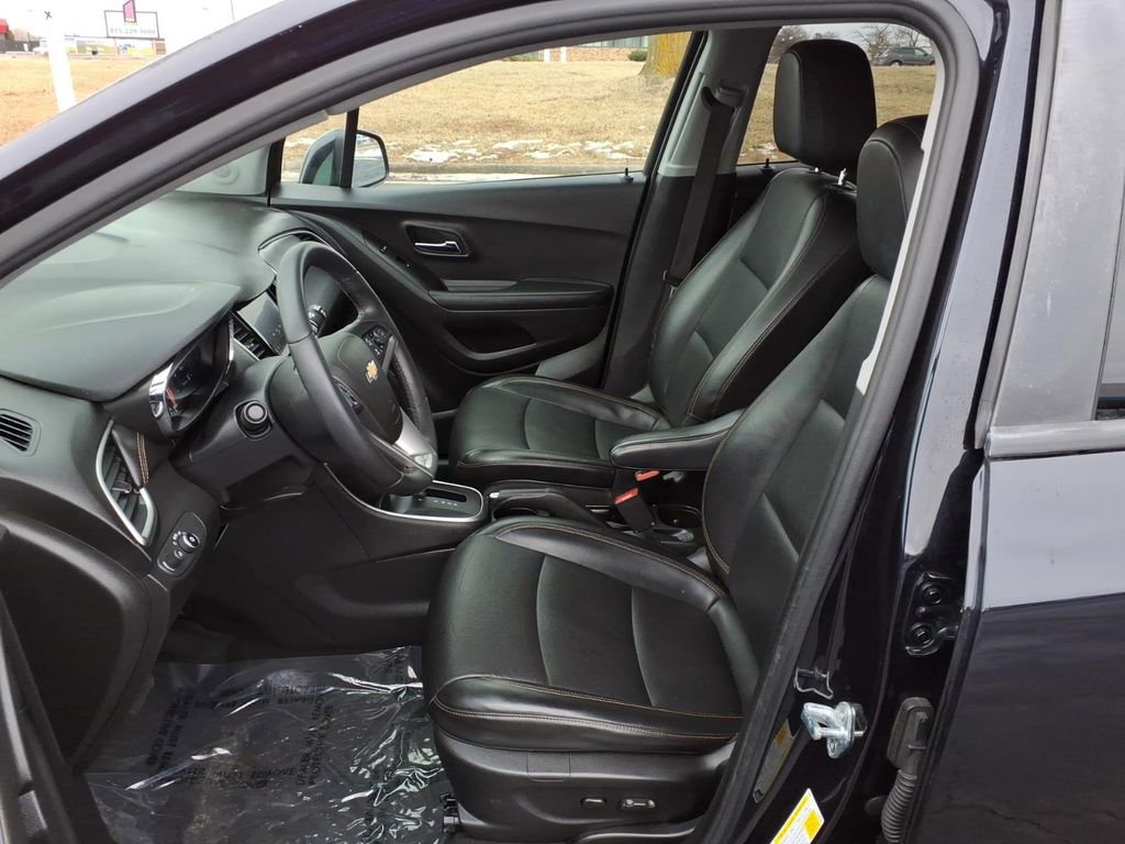 Used 2021 Chevrolet Trax LT w/ Premium Seat Package image 26