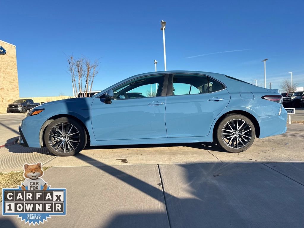 Used 2024 Toyota Camry SE image 18
