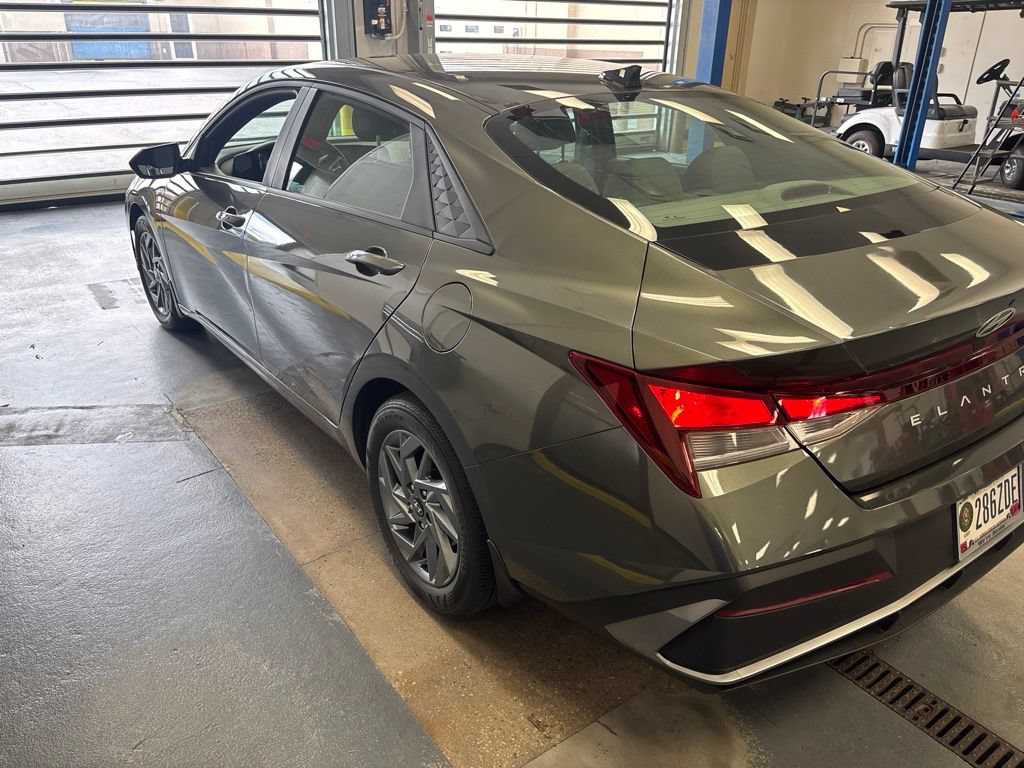 Used 2024 Hyundai Elantra SEL FWD image 6