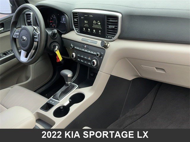 Used 2022 Kia Sportage LX image 17