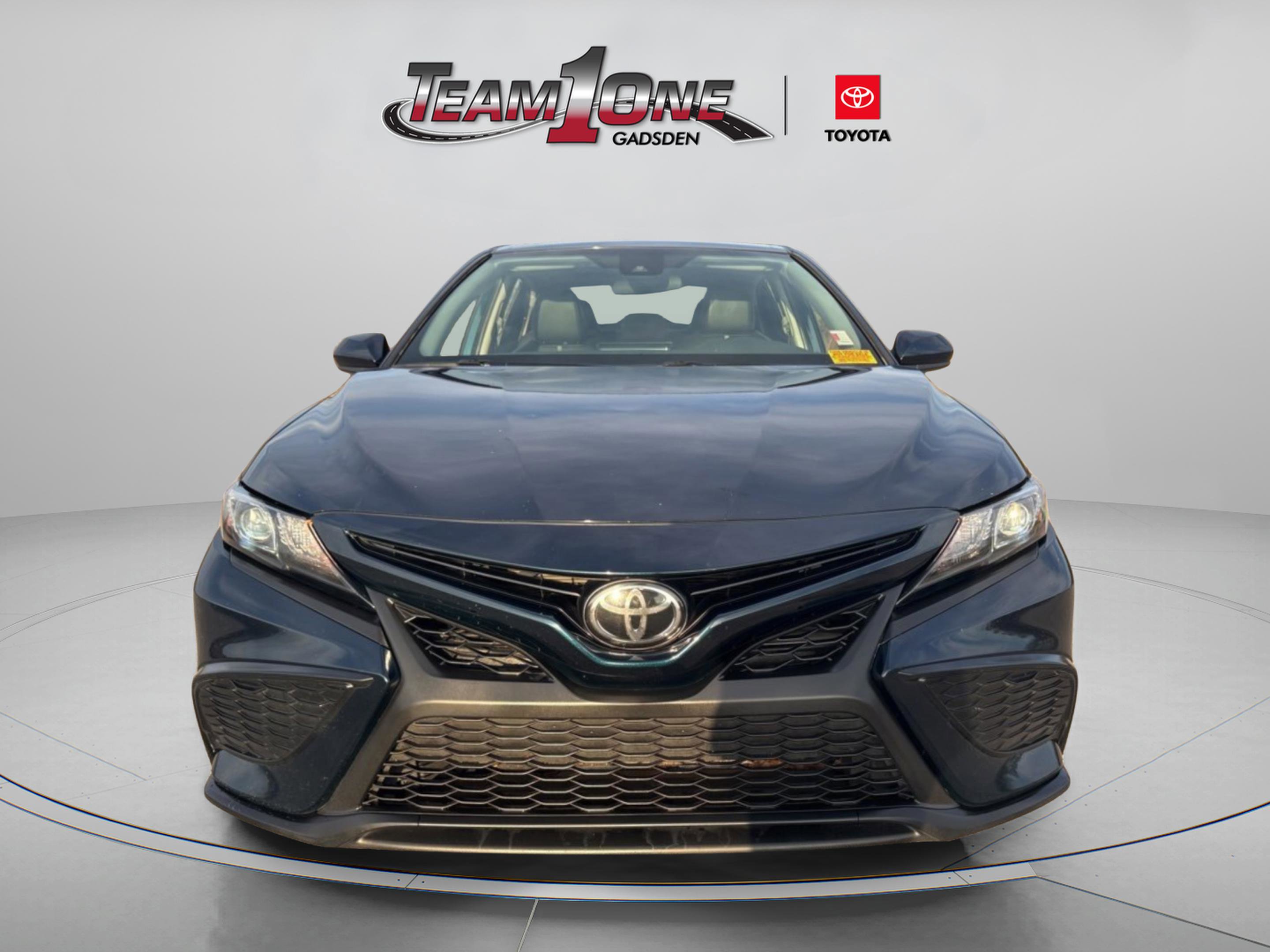 Used 2021 Toyota Camry SE image 4