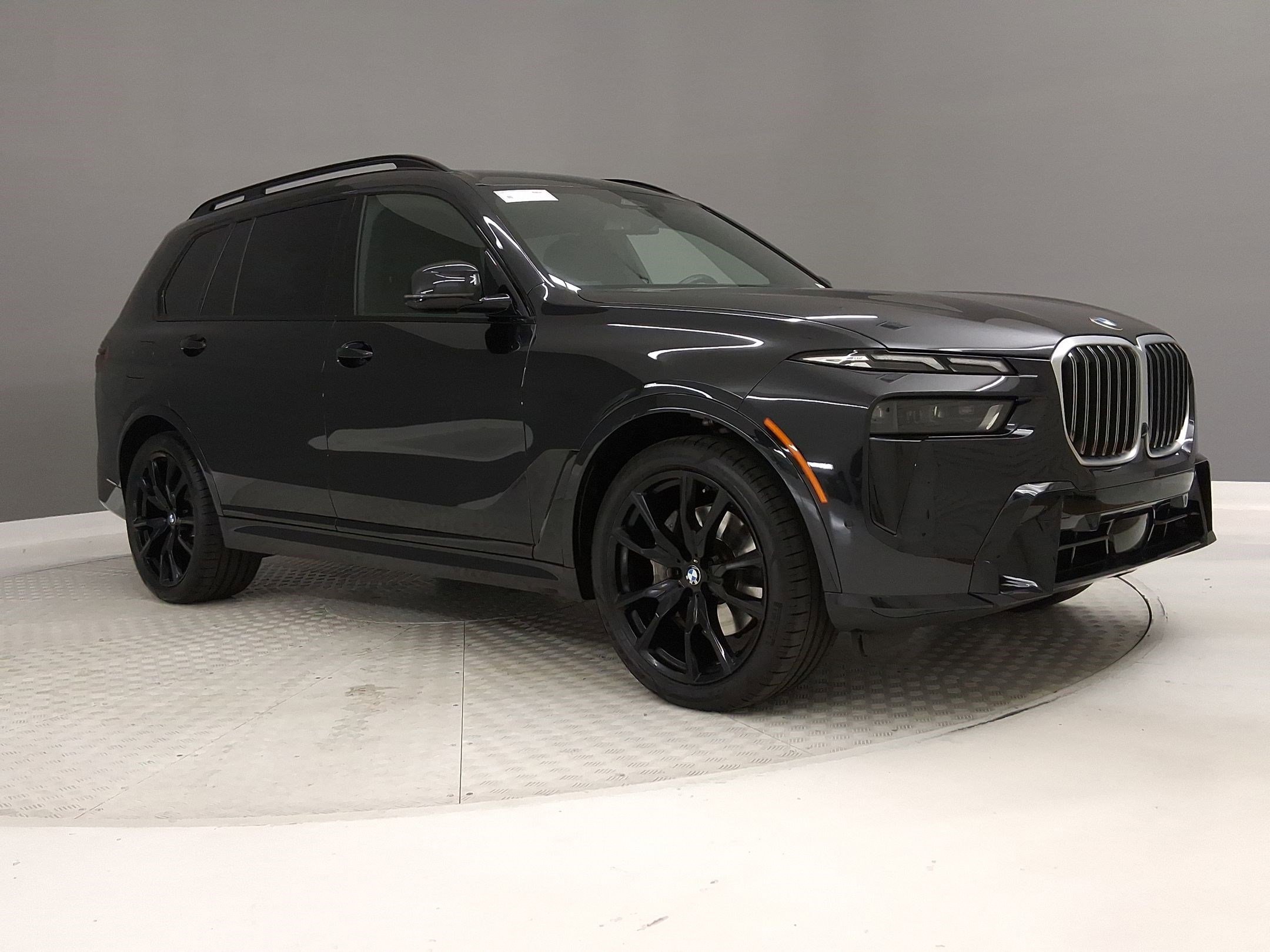 Used 2023 BMW X7 xDrive40i w/ M Sport Package image 5